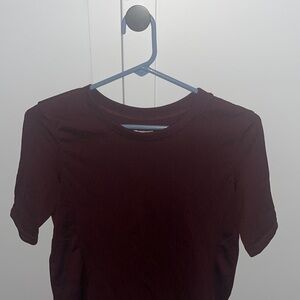 Athleta maroon shirt